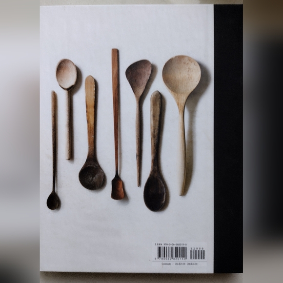 Magnolia Table- Joanna Gaines Cookbook - Picture 3 of 3